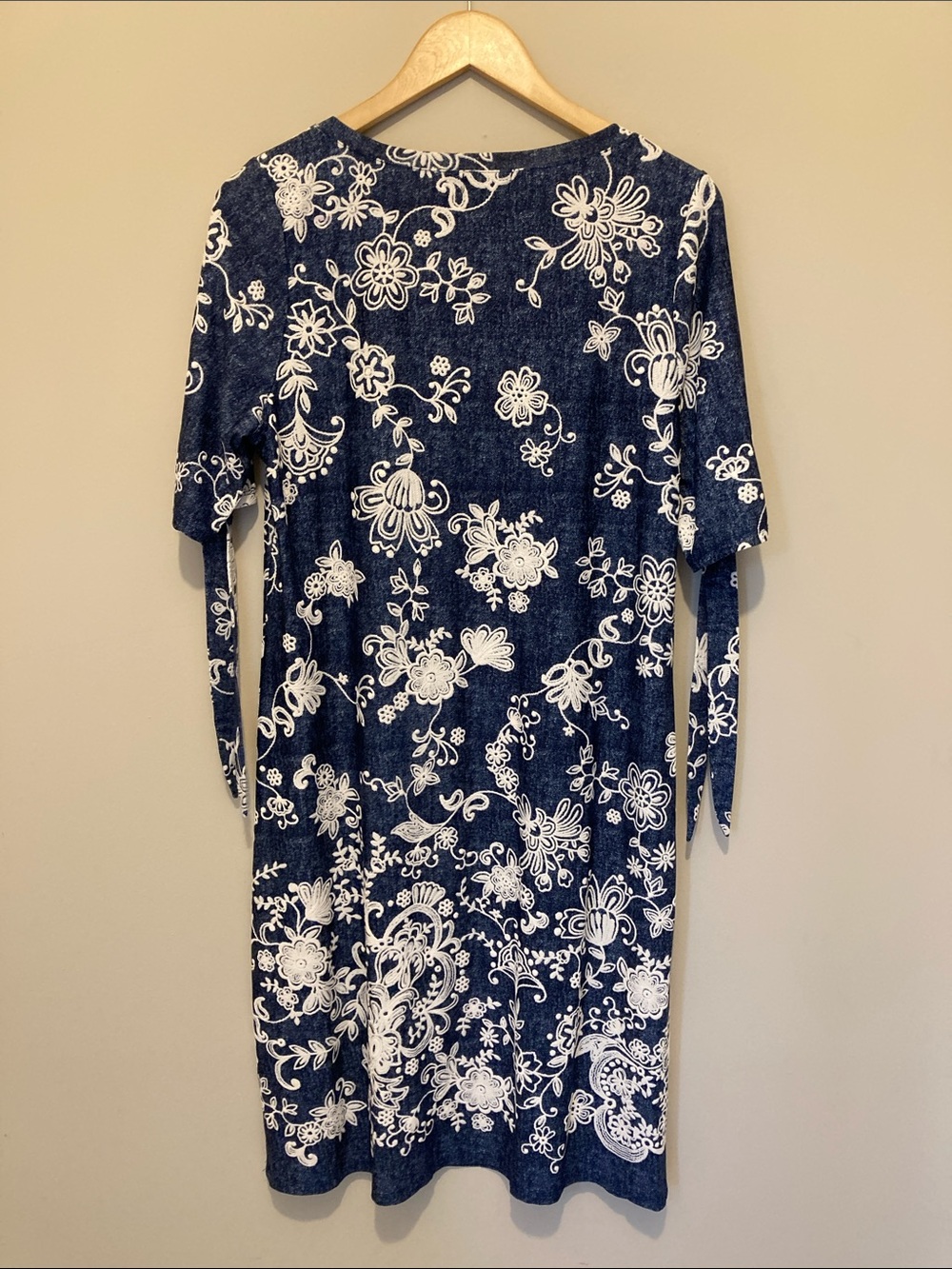 Tacera Navy Dress with White Floral Print Sz 1X - Picture 5 of 6